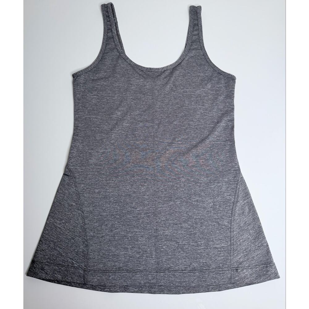 Lululemon Womens Tank Top Size 2 Silver Gray Sleeveless Scoop Neck Yoga Active